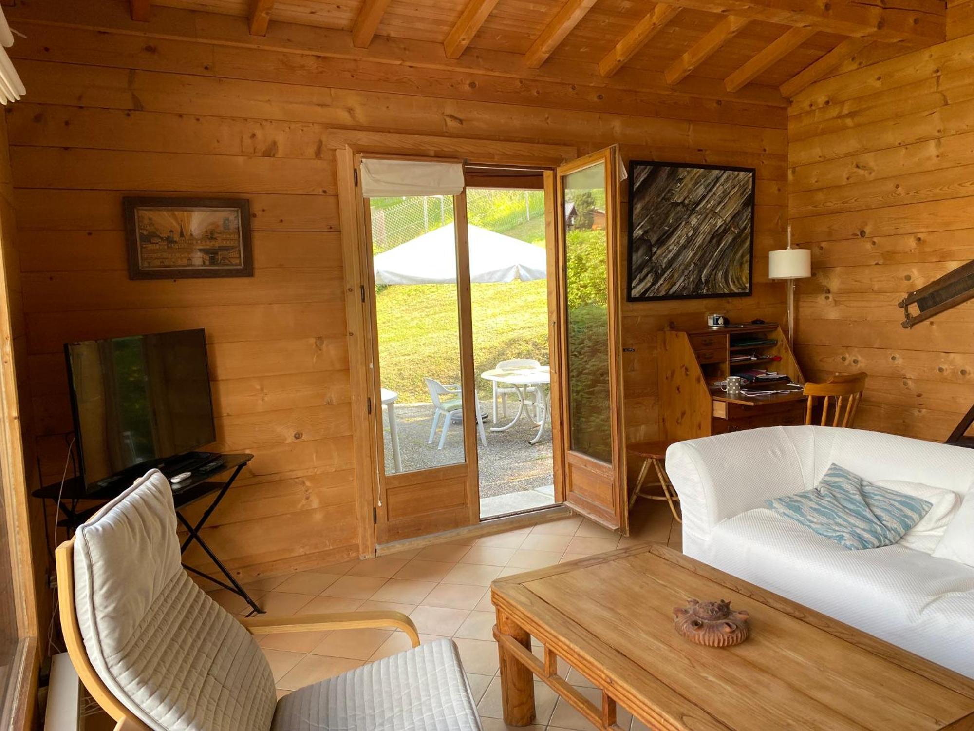 Les Oiseaux Bleus Chalet